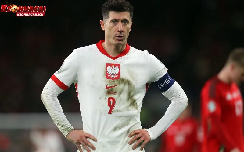 Cầu Thủ Robert Lewandowski: Sự Nghiệp Tiền Đạo Xuất Sắc 2 Giới thiệu tiểu sử cầu thủ Robert Lewandowski